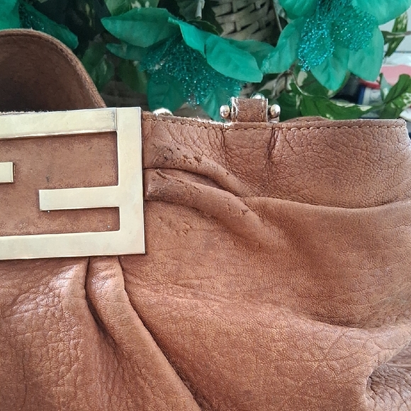 Fendi Tan Leather Shoulder Bag - Picture 6 of 13